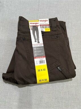 NWT Wrangler Men's Dark Brown Cargo Utility Pants - Zipper Pocket